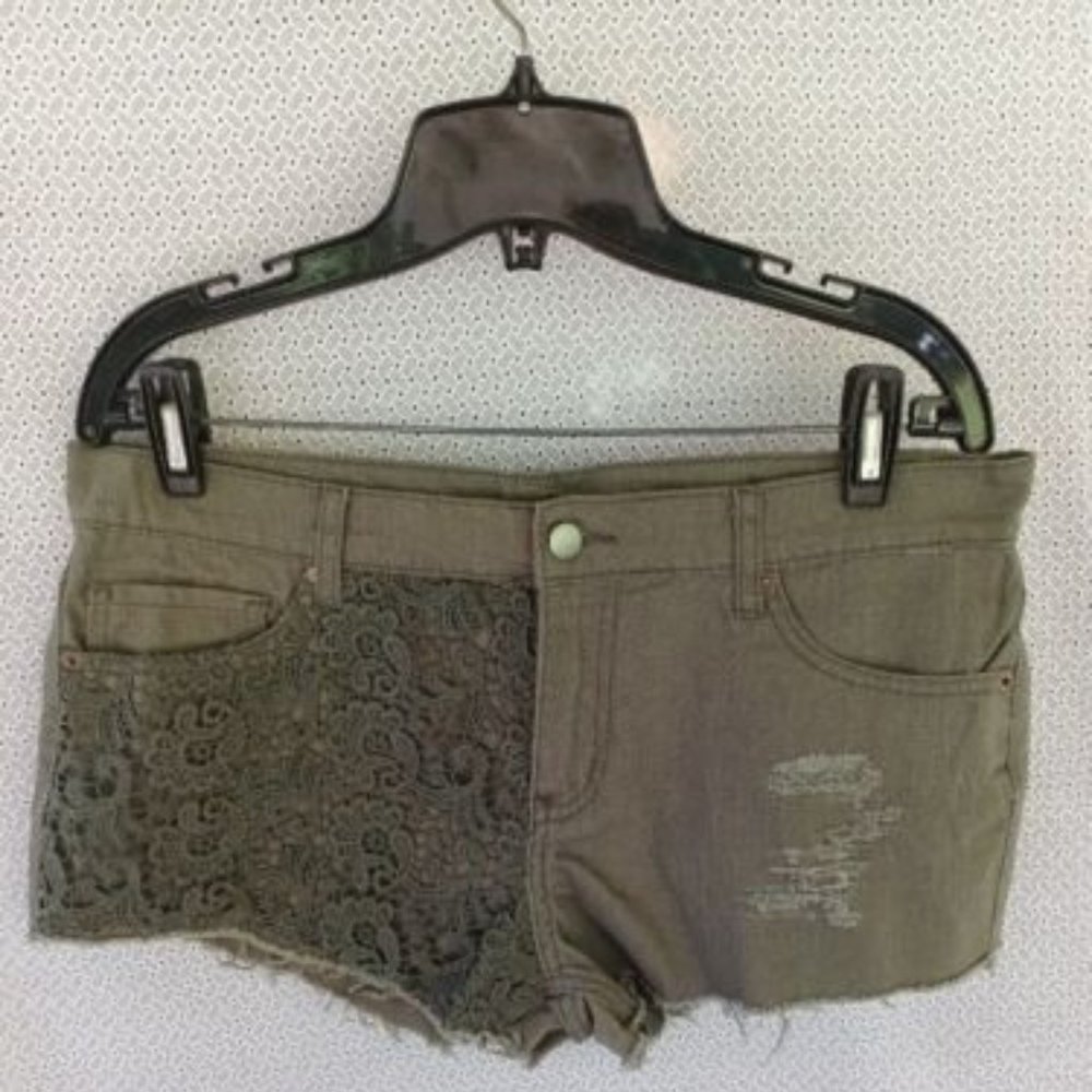 Forever 21 Women Shorts Army Green Jean Size 30 Distressed Zipper